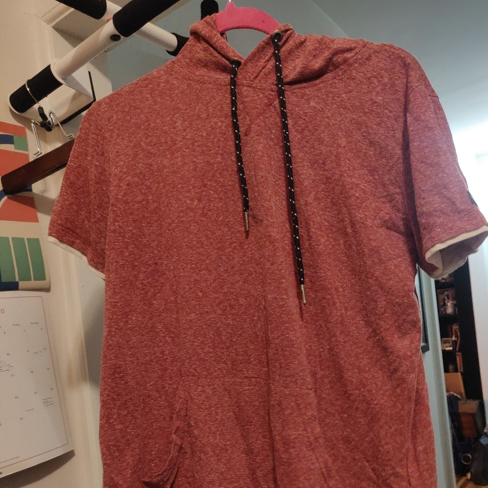 Short sleeve hoodie